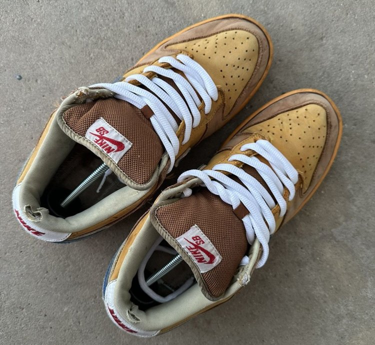 Nike Sb Dunk Low Newcastle Brown Ale Size 10