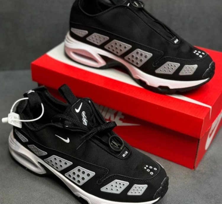 Nik E Air Max Sndr Black White Running Shoes