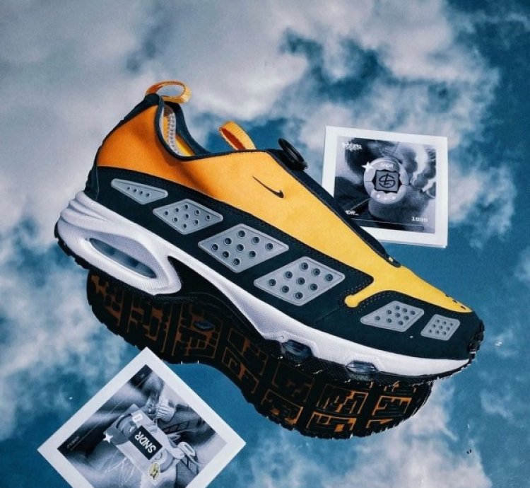 Nik E Air Max Sndr Canyon Gold Running Shoes