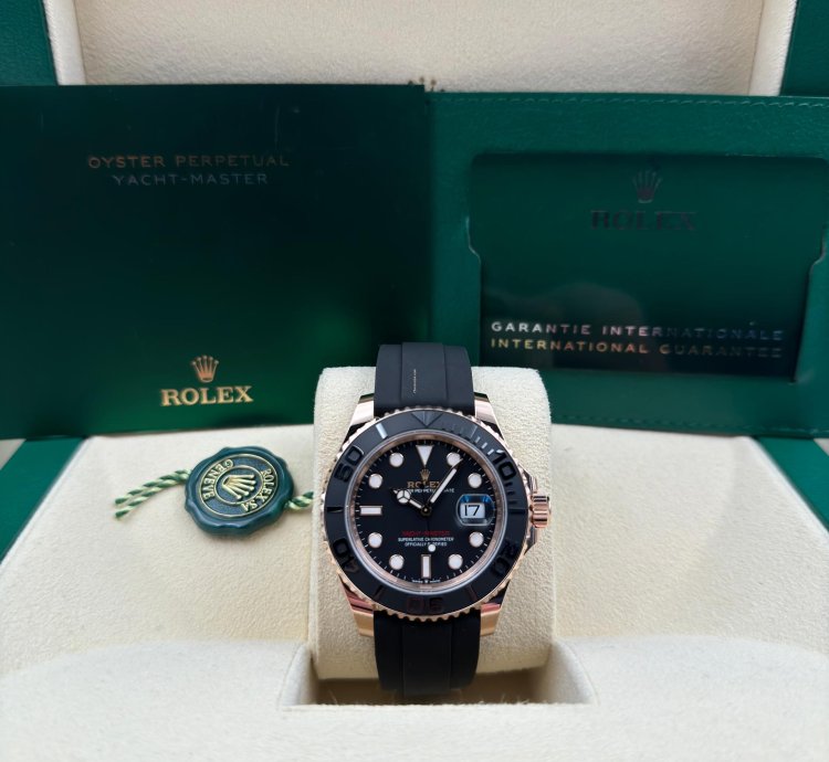 Rolex Yacht-master 40 Unworn Yacht-master 40mm Black Dial Rose Gold Oysterflex 126655 Box Papers 2024