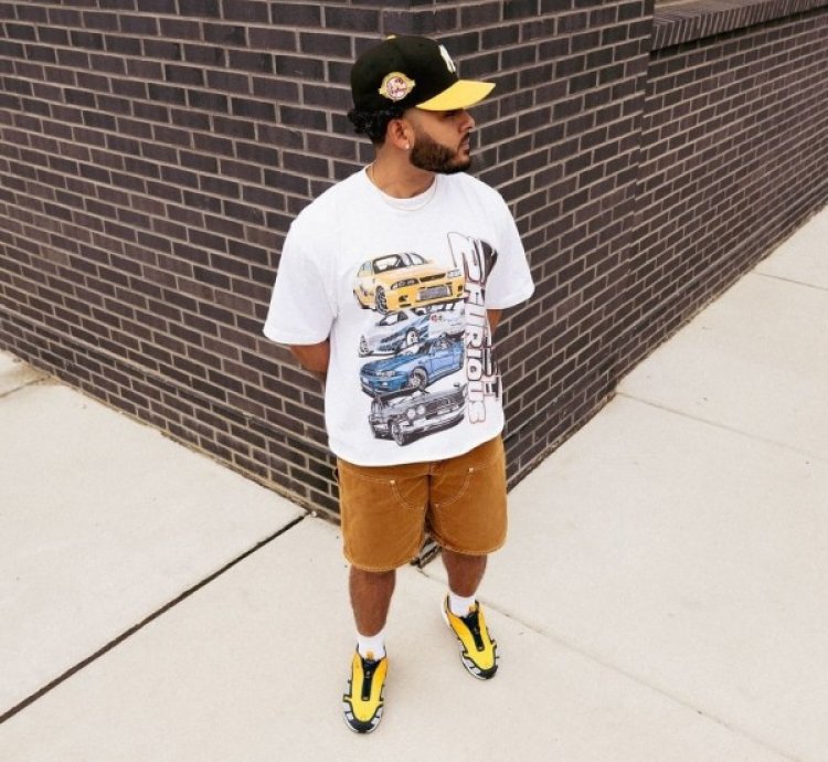 Nik E Air Max Sndr Canyon Gold Running Shoes