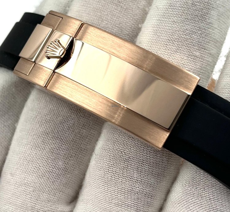 Rolex Yacht-master 40 Unworn Yacht-master 40mm Black Dial Rose Gold Oysterflex 126655 Box Papers 2024