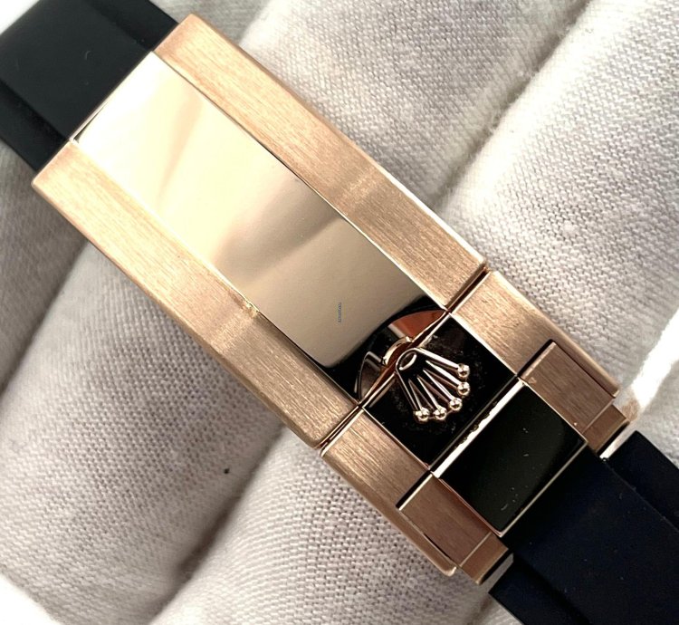 Rolex Yacht-master 40 Unworn Yacht-master 40mm Black Dial Rose Gold Oysterflex 126655 Box Papers 2024