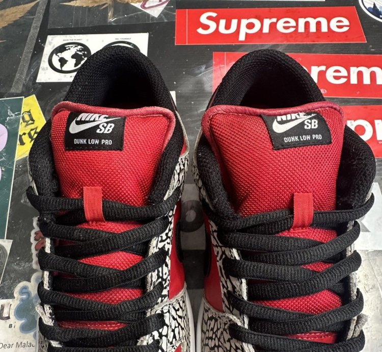 Nike Sb Dunk Low Pro Supreme Red Cement
