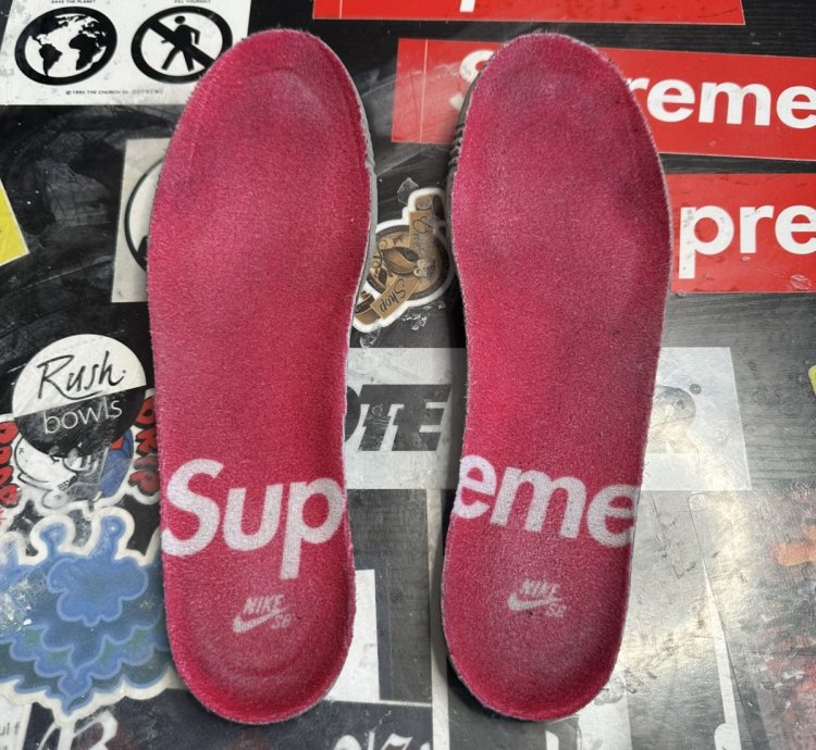 Nike Sb Dunk Low Pro Supreme Red Cement