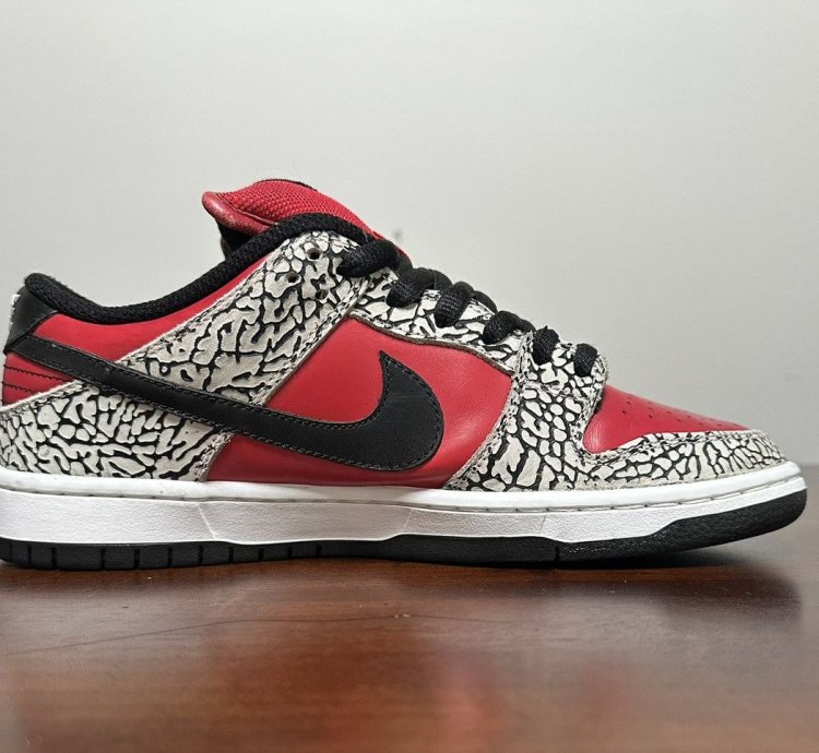 Nike Sb Dunk Low Pro Supreme Red Cement