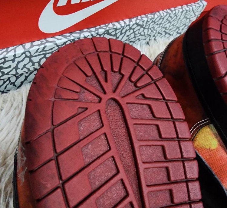 Nike Sb Dunk Low Pushead