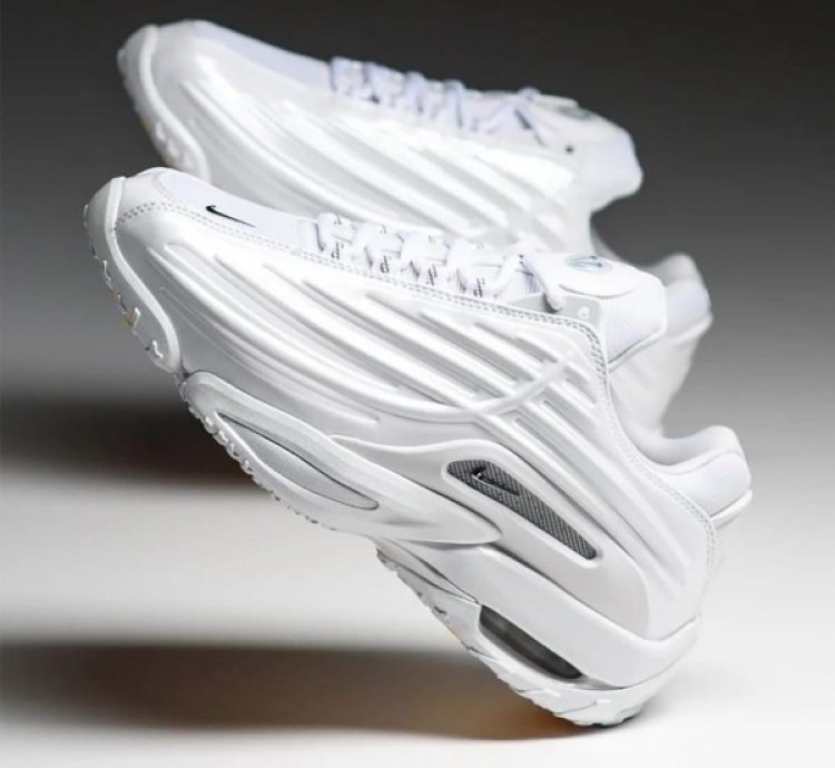 Nik E Hot Step 2 Nocta White Sneakers