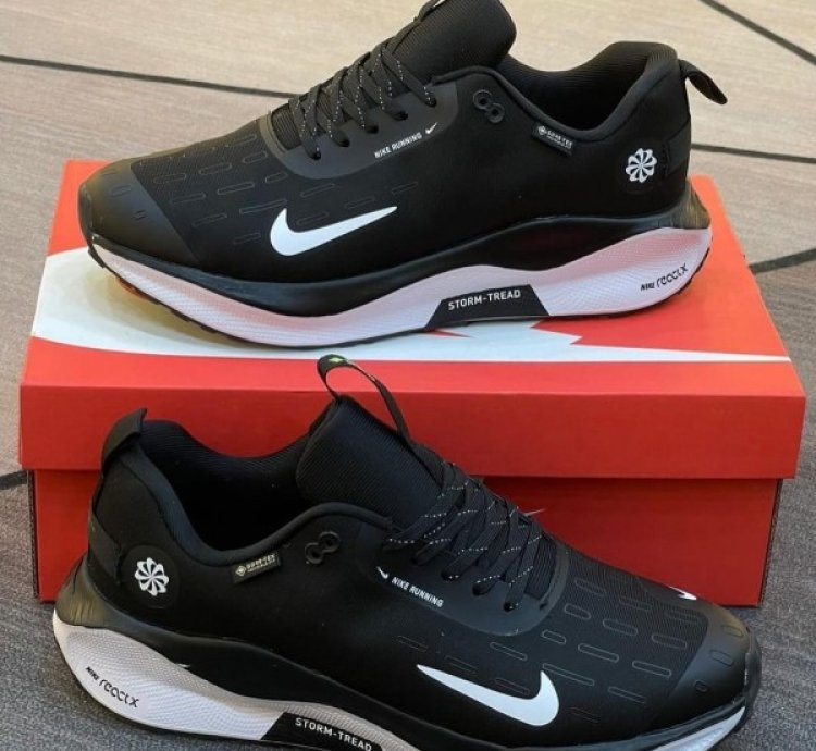 Nik E Infinity Run 4 React X Gore Tex Black White Sneakers