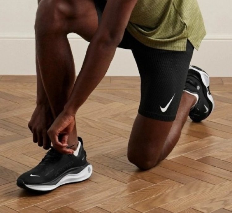 Nik E Infinity Run 4 React X Gore Tex Black White Sneakers