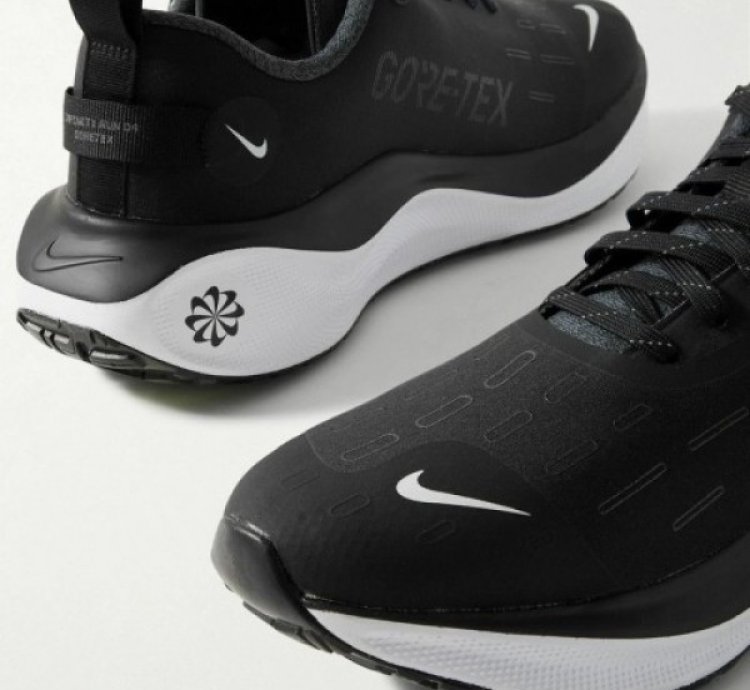 Nik E Infinity Run 4 React X Gore Tex Black White Sneakers