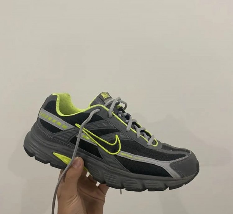 Nik E Initiator Black Grey Volt Sneakers