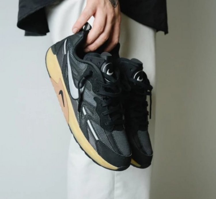 Nik E Jam Electric Black Gum Sneakers