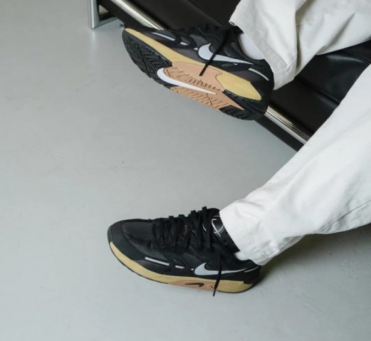 Nik E Jam Electric Black Gum Sneakers