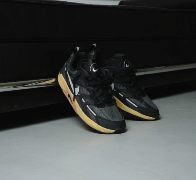 Nik E Jam Electric Black Gum Sneakers
