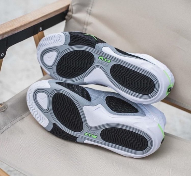Nik E Jordan Jayson Tatum 2 Legacy White Neon Basketball Sneakers