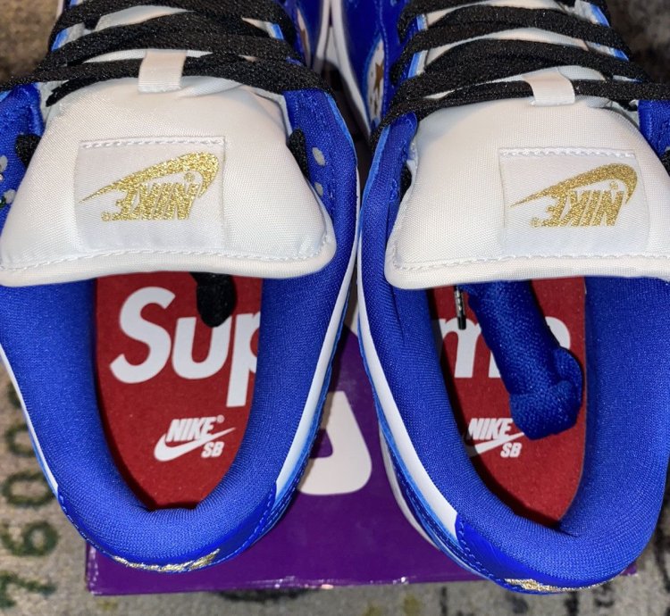 Nike Sb Dunk Low Supreme Stars Hyper Royal 2021