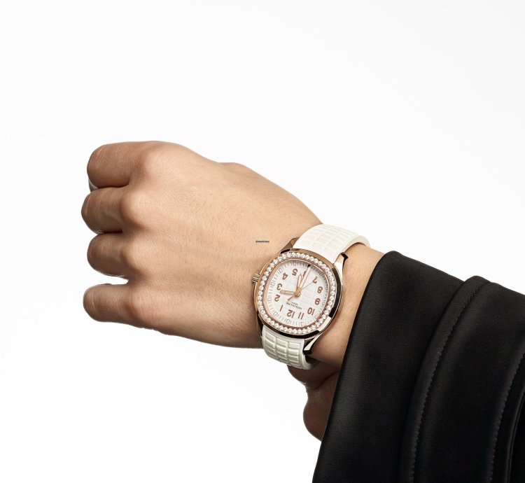 Patek Philippe Aquanaut Luce 5269 200r-001 Rose Gold White Dial 2024