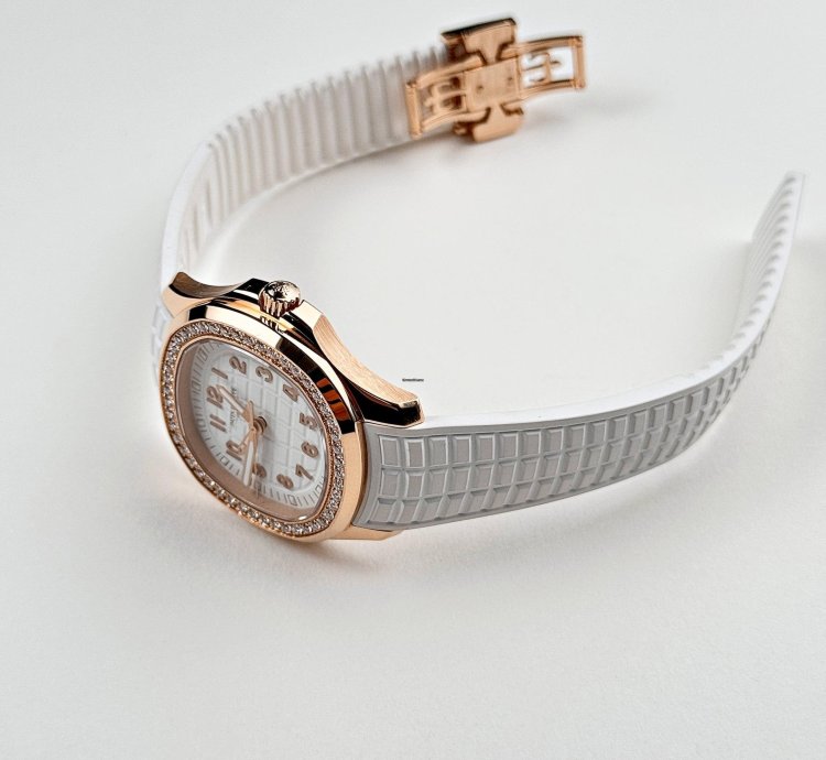 Patek Philippe Aquanaut Luce 5269 200r-001 Rose Gold White Dial 2024