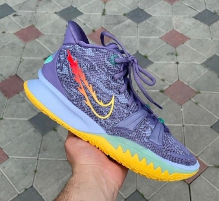 Nik E Kyrie 7 Ep Daybreak Basketball Sneakers