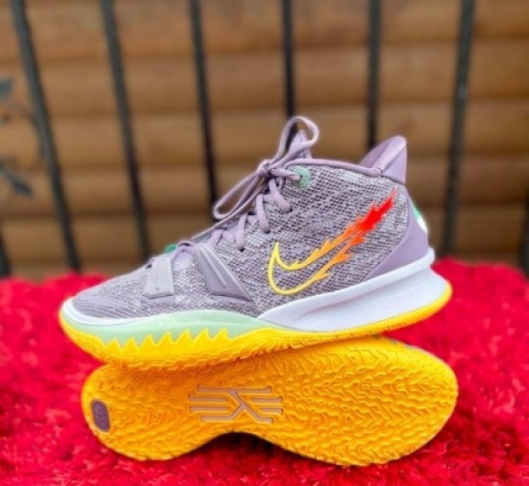 Nik E Kyrie 7 Ep Daybreak Basketball Sneakers