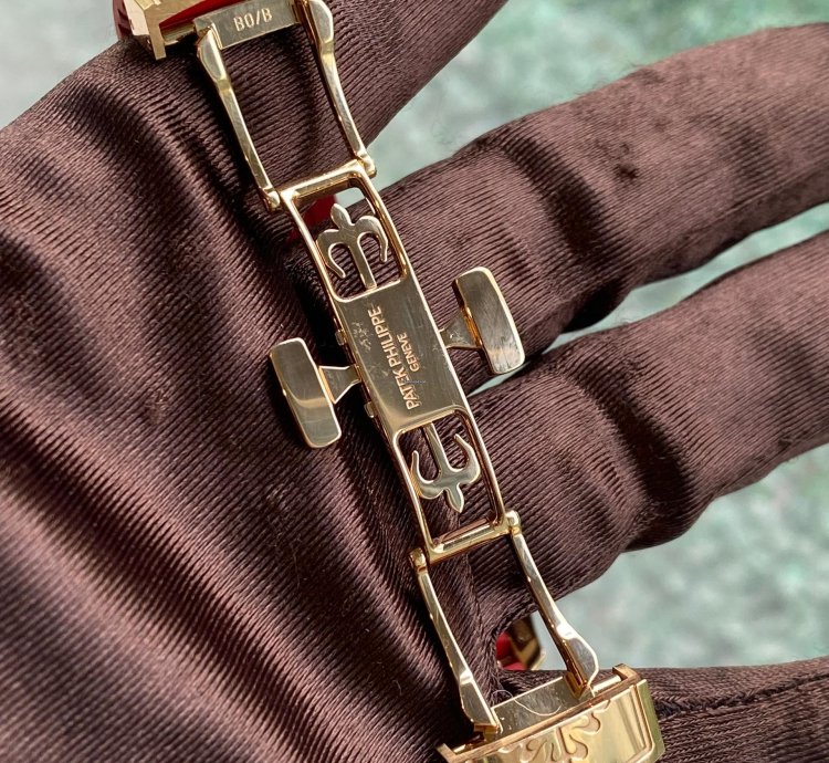 Patek Philippe Aquanaut Luce Rainbow