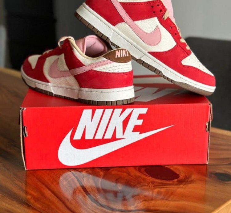 Nik E Sb Dunk Low Bacon Sneakers