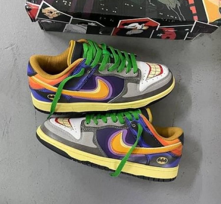 Nik E Sb Dunk Low Batman X Joker Multicolor Sneakers
