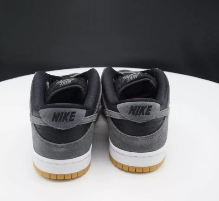 Nik E Sb Dunk Low Dark Grey Sneakers