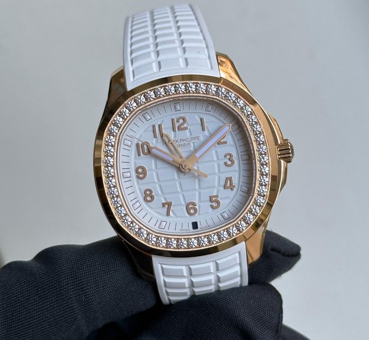 Patek Philippe Aquanaut Luce Travel
