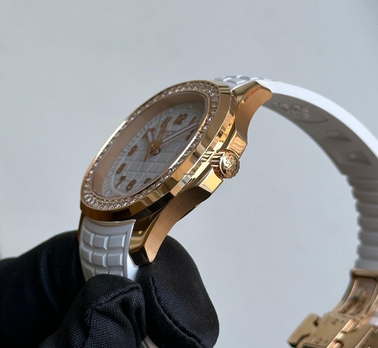 Patek Philippe Aquanaut Luce Travel