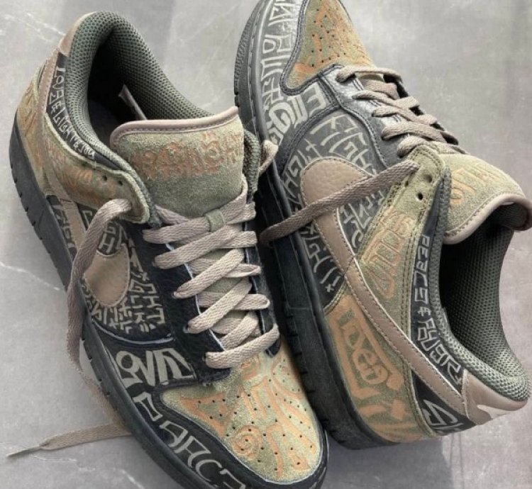 Nik E Sb Dunk Low Doernbecher Sneakers