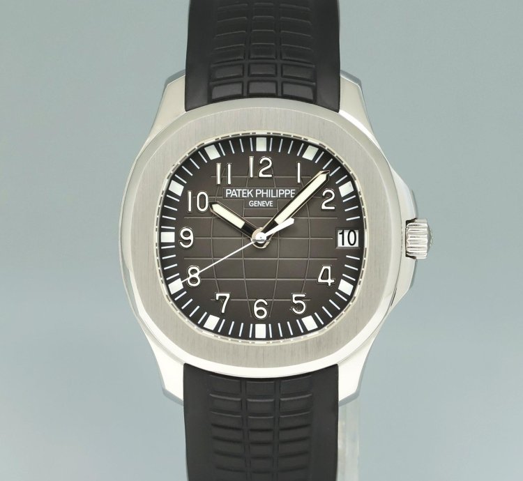 Patek Philippe Aquanaut Mint Steel Aquanaut Black Rubber Jumbo 5165a 38mm Watch Box
