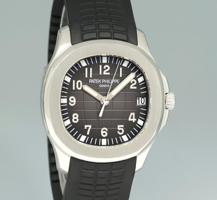 Patek Philippe Aquanaut Mint Steel Aquanaut Black Rubber Jumbo 5165a 38mm Watch Box