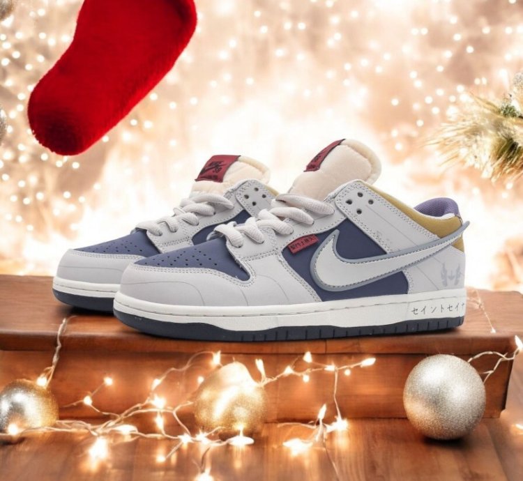 Nik E Sb Dunk Low Twist Sneakers