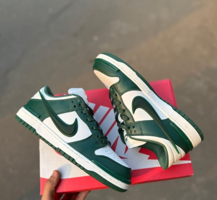 Nik E Sb Dunk Low Varsity Green Sneakers