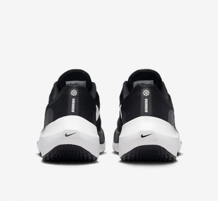Nik E Zoom Fly Black White Running Shoes