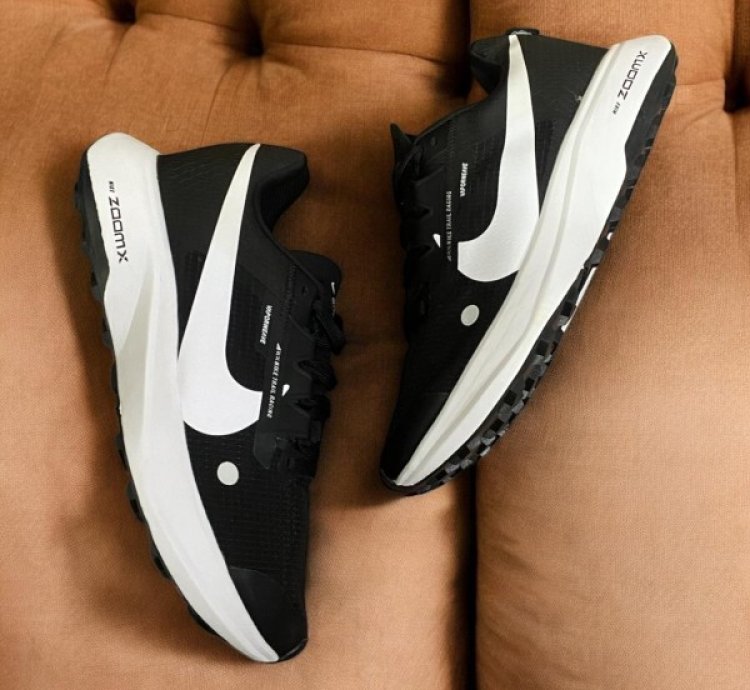 Nik E Zoom Trail Black White Running Shoes
