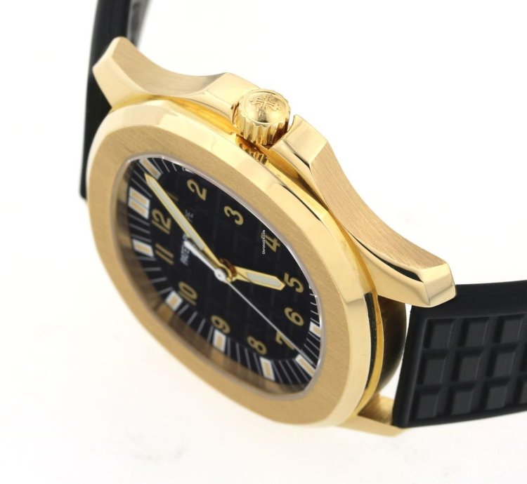 Patek Philippe Aquanaut Ref 5065 Yellow Gold 2 Straps Black