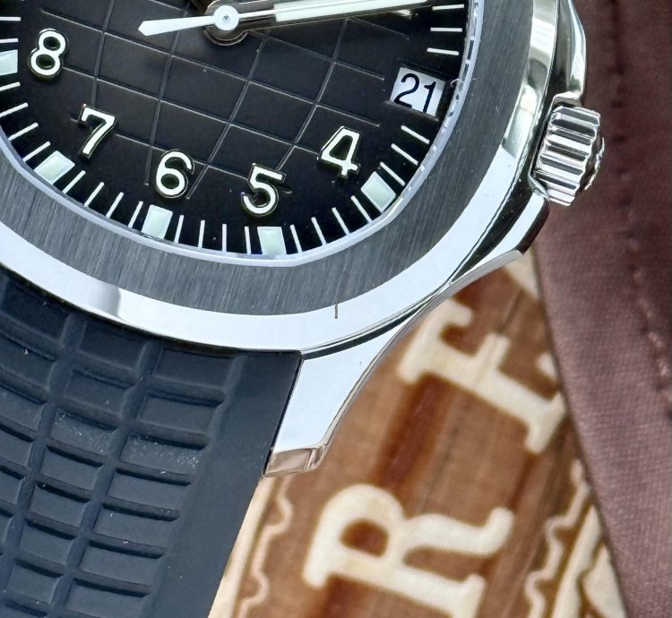 Patek Philippe Aquanaut Ref 5165 Patek Service 2008 Extract And Service Pouch Mint