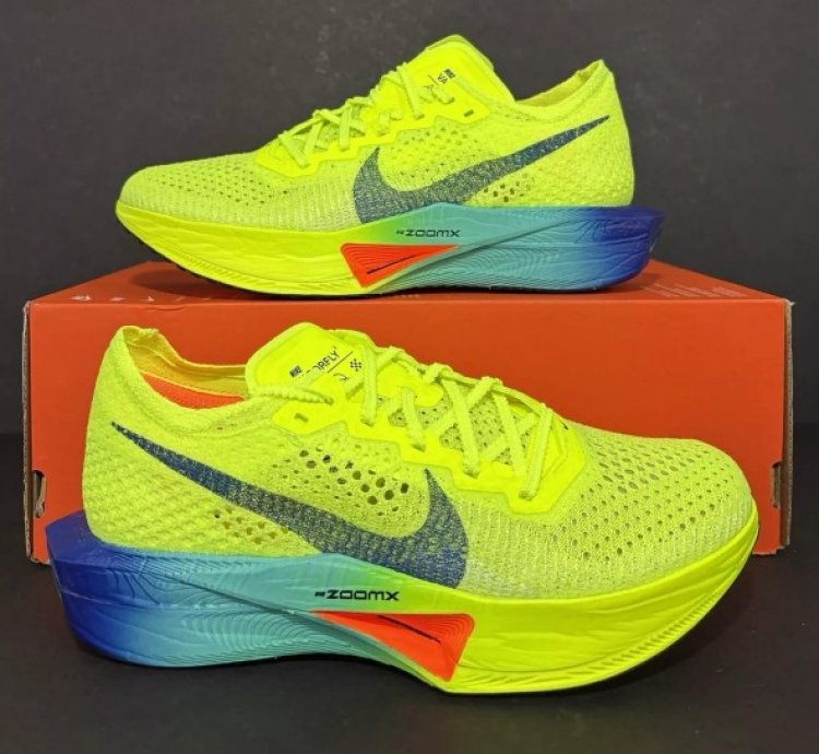 Nik E Zoom X Vaporfly Next 3 Volt Sneakers