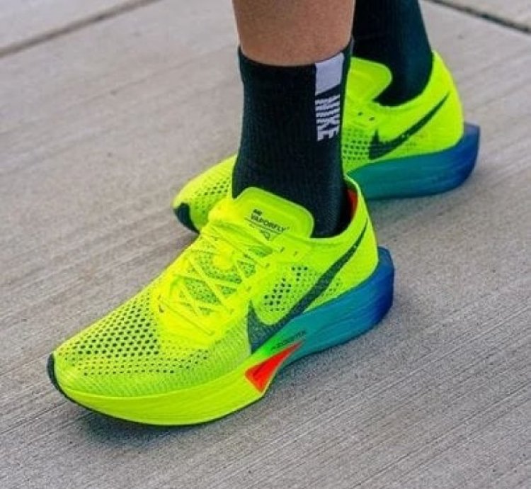 Nik E Zoom X Vaporfly Next 3 Volt Sneakers