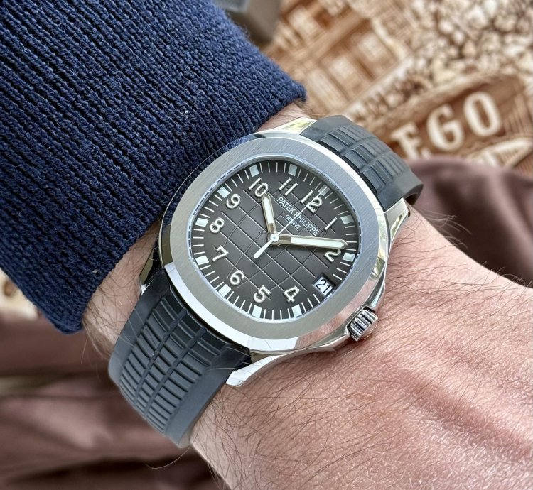 Patek Philippe Aquanaut Ref 5165 Patek Service 2008 Extract And Service Pouch Mint