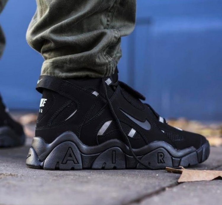 Nike Air Barrage All Black Sneakers