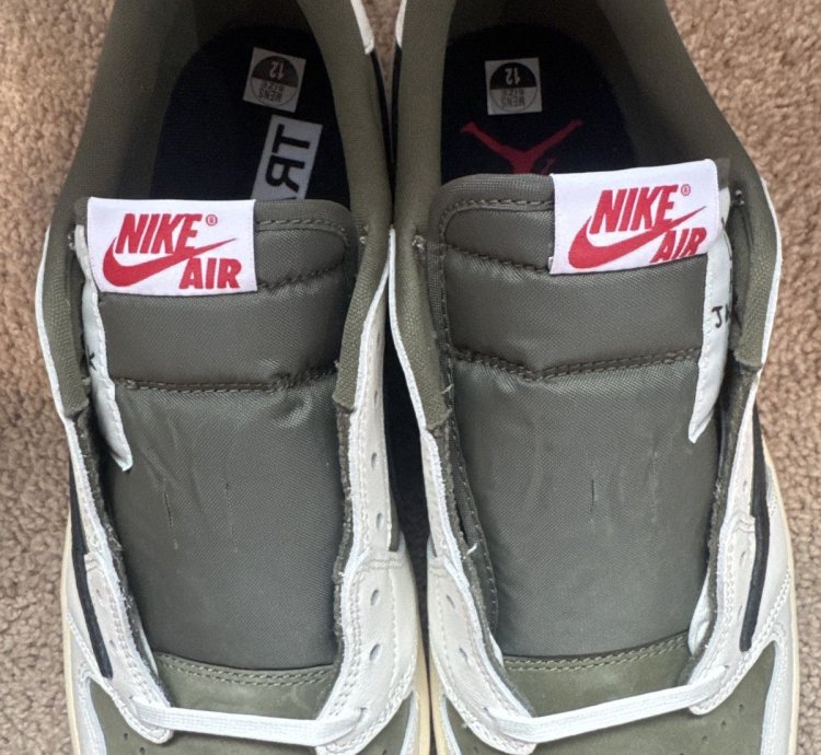 Travis Scott Air Jordan 1 Low Medium Olive