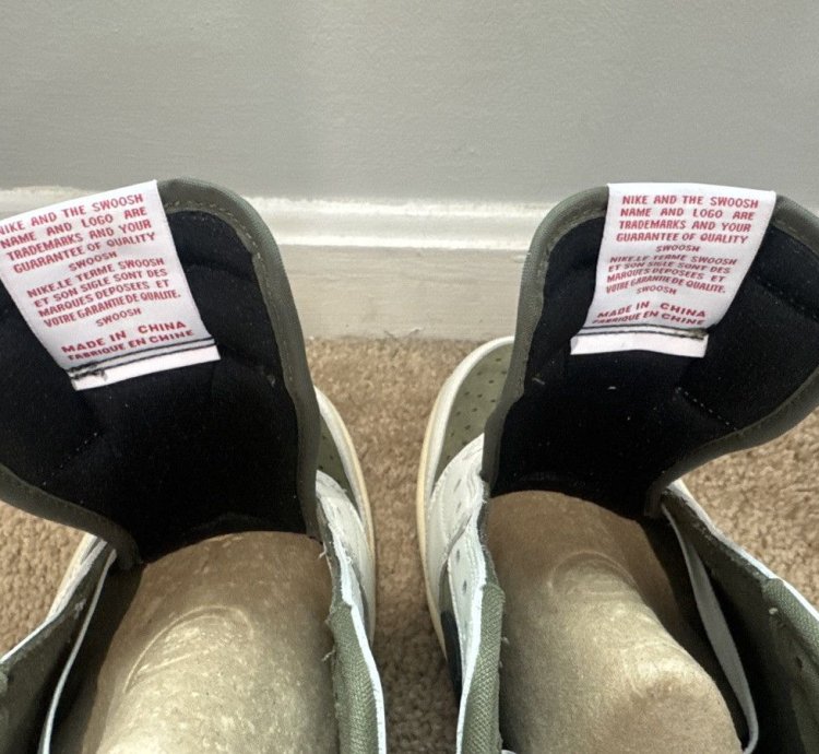 Travis Scott Air Jordan 1 Low Medium Olive