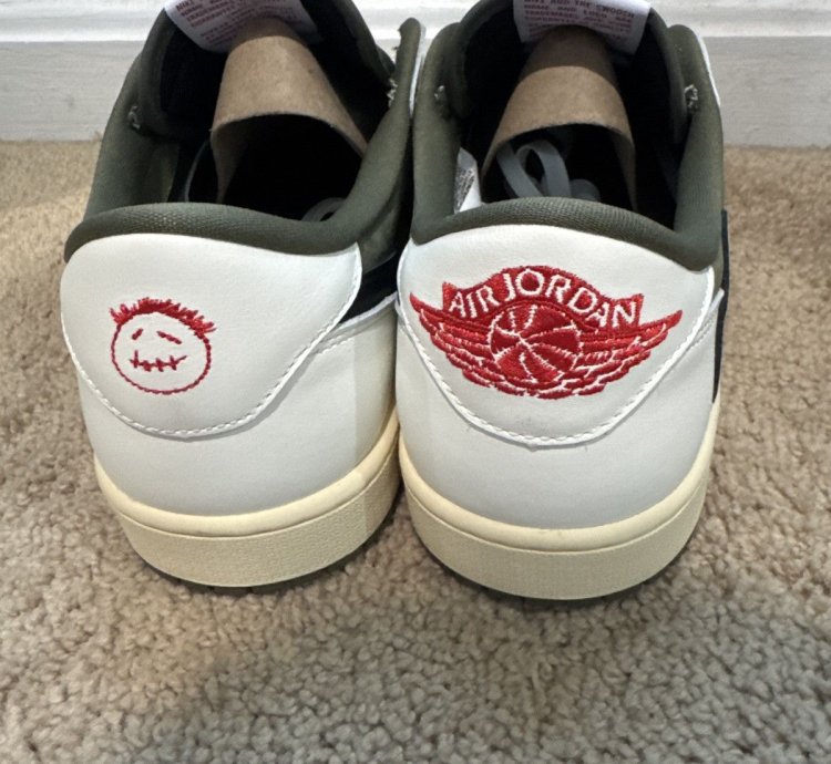Travis Scott Air Jordan 1 Low Medium Olive