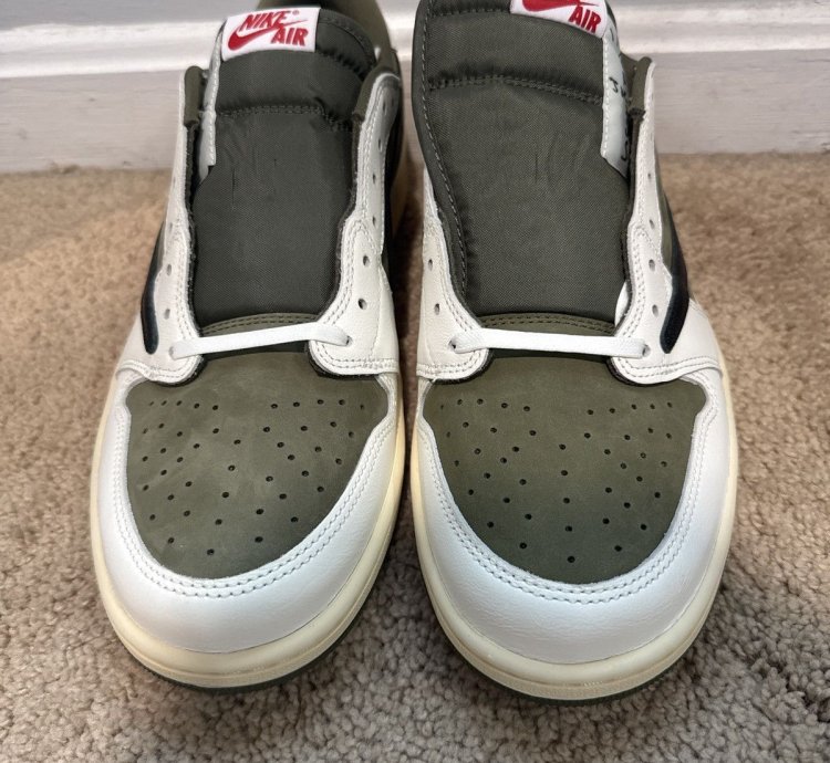 Travis Scott Air Jordan 1 Low Medium Olive