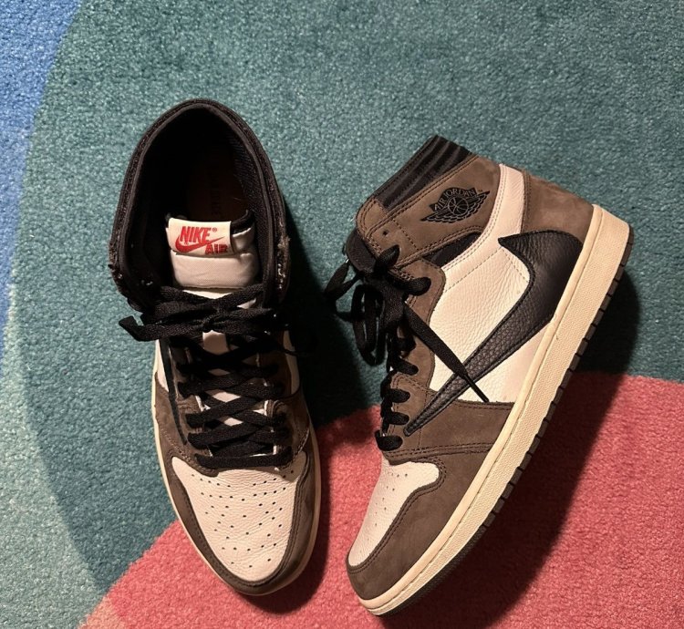 Travis Scott Air Jordan 1 Retro High Og Mocha
