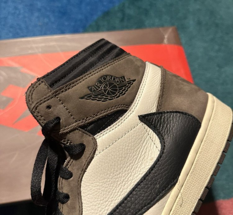 Travis Scott Air Jordan 1 Retro High Og Mocha